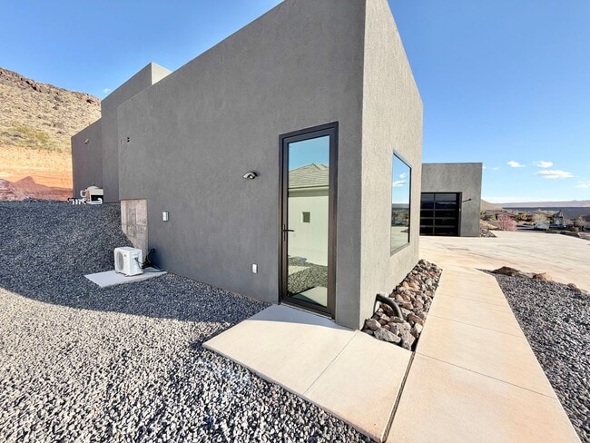 Building Photo - BRAND NEW Casita with Stunning Views