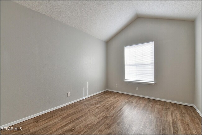 Building Photo - 3057 Tierra Mina Dr