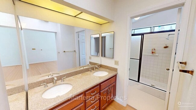 Building Photo - Beautiful Home in Irvine