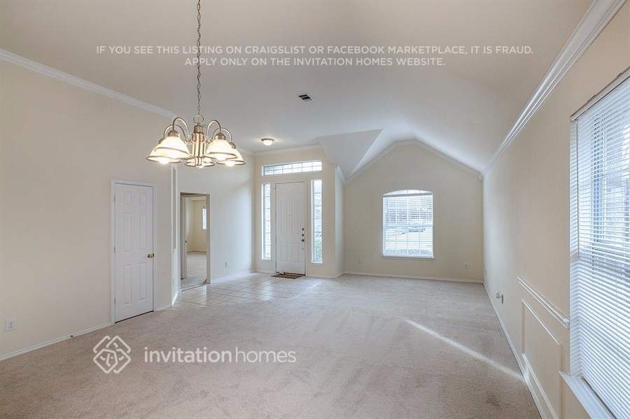 Building Photo - 5704 Bedford Ln