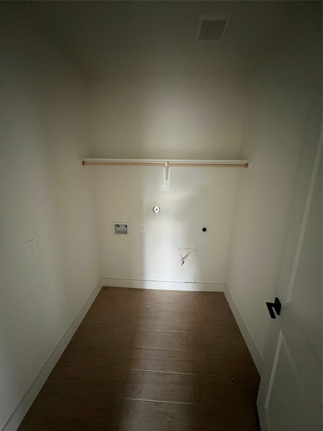 Building Photo - 5710 Delmack St