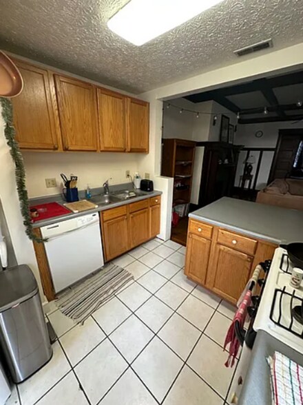 Building Photo - 2359 Ohio Ave