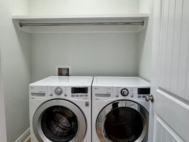 Building Photo - 902 Cocobolo Dr