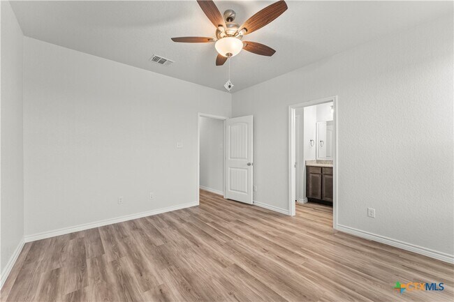 Building Photo - 1110 Zora Dr