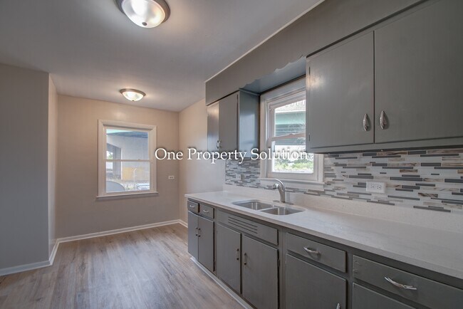 Building Photo - 1209 Logan St