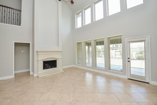 Building Photo - 9819 St Romain Dr