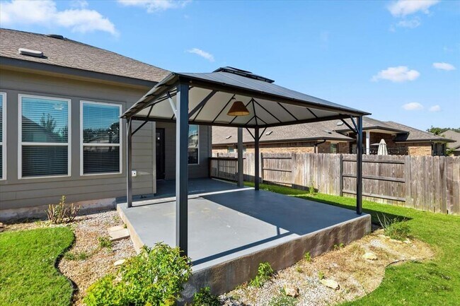 Building Photo - 1440 Morning View Rd