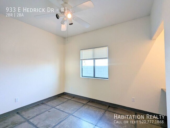 Building Photo - 933 E Hedrick Dr