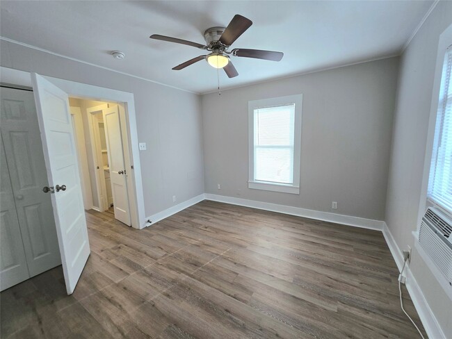 Building Photo - 2816 St Emanuel St