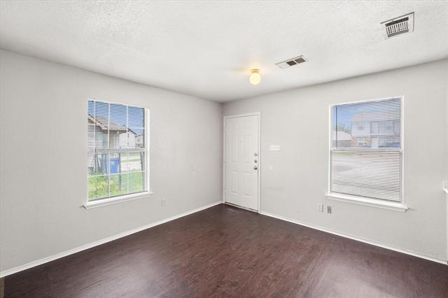 Building Photo - 404 Kings Way Dr