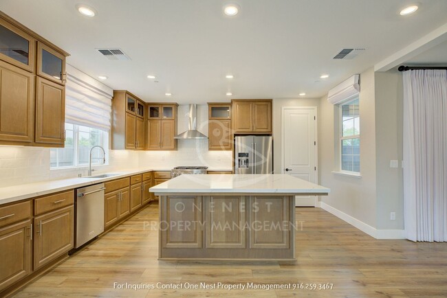Building Photo - Luxury Living in Prime Granite Bay Location!