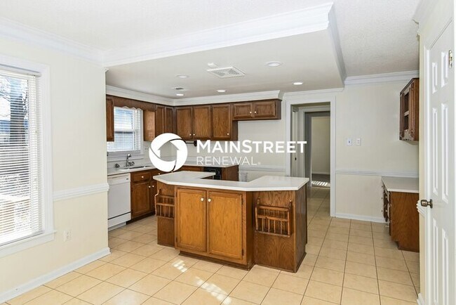 Building Photo - 4 Bedroom Pet-Friendly Home in COLLIERVILLE, TN with Main Street Renewal