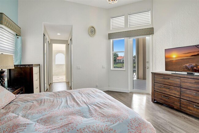 Building Photo - 2651 Oakmont Dr