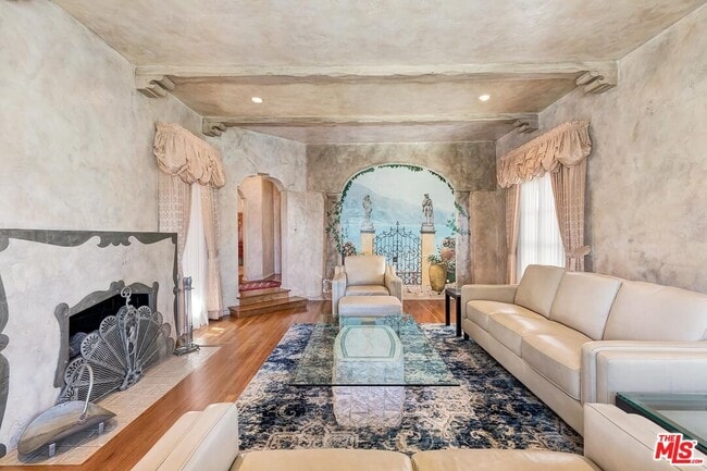 Building Photo - 1511 Pandora Ave