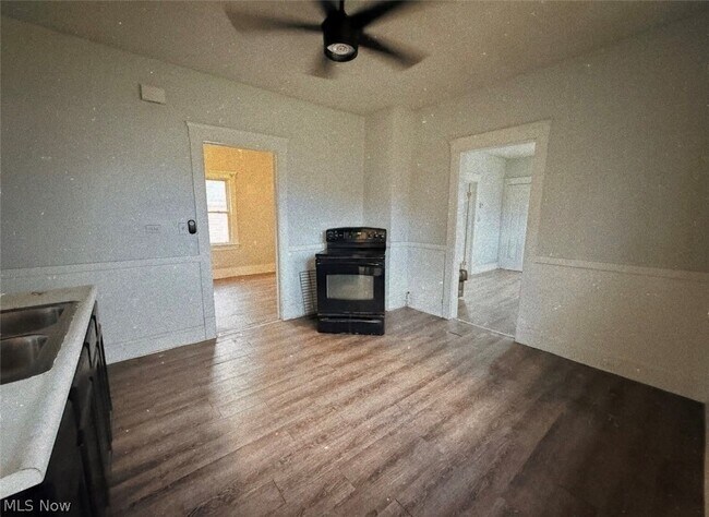 Building Photo - 12106 Forest Ave