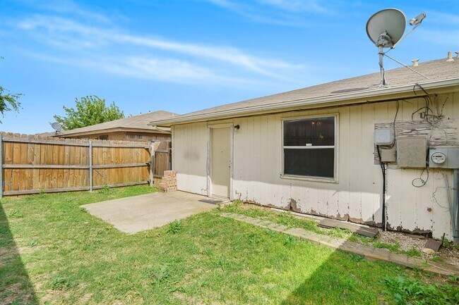 Building Photo - 3628 Hulen Park Cir