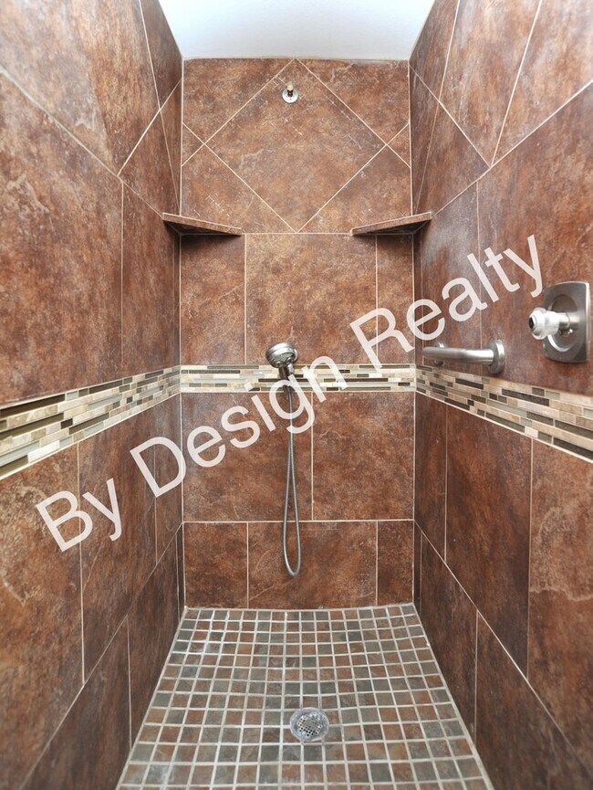 Building Photo - Remodeled Foothills Clusters 3 Bed 2 Bath