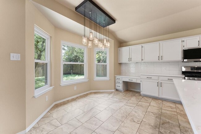 Building Photo - 2104 Lobelia Dr