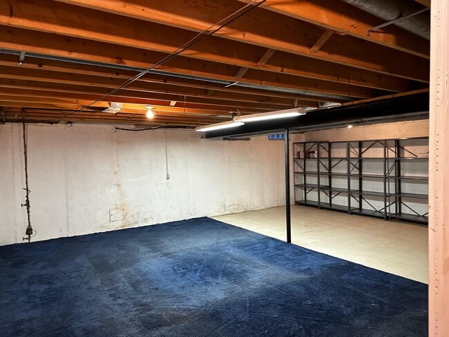Building Photo - 7356 Hedgerow Ct