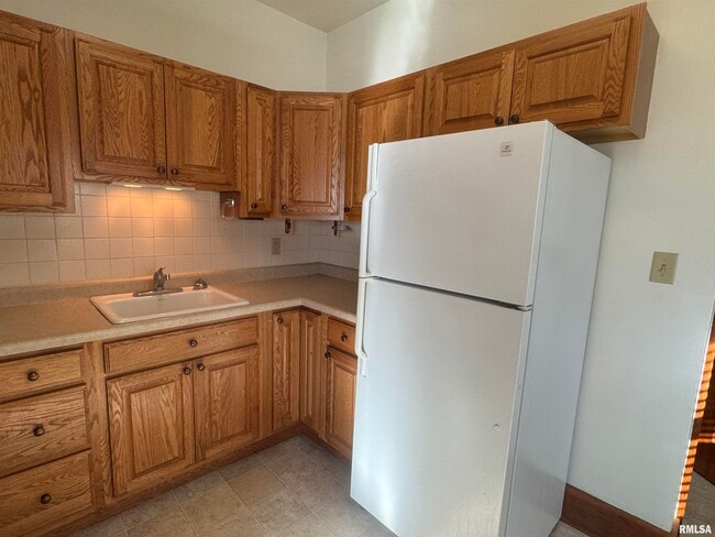 Building Photo - 2246 Bellevue Ave