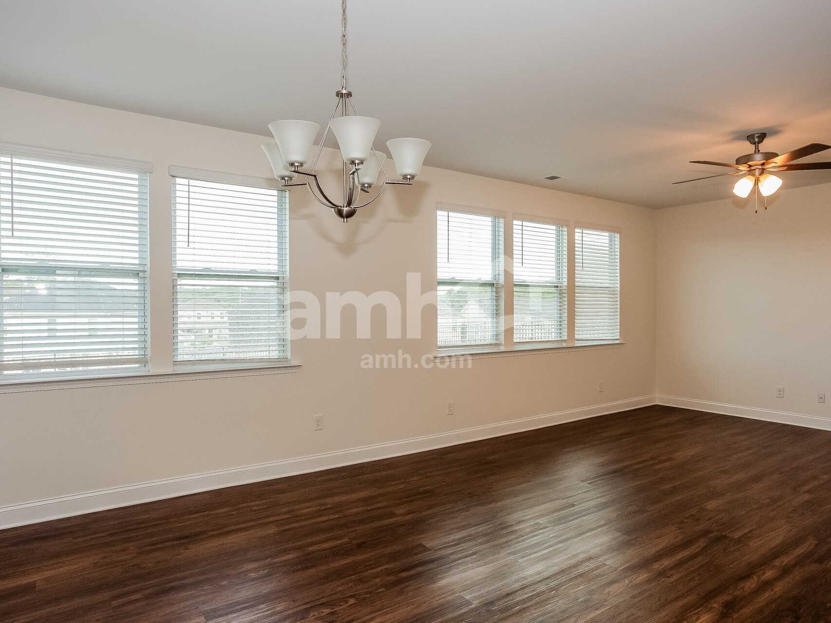 Building Photo - 144 Twin River Dr
