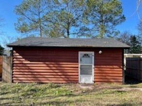 Building Photo - Rustic Charm: Enjoy Farmhouse living in our 1Bed 1 Bath Coming Soon !