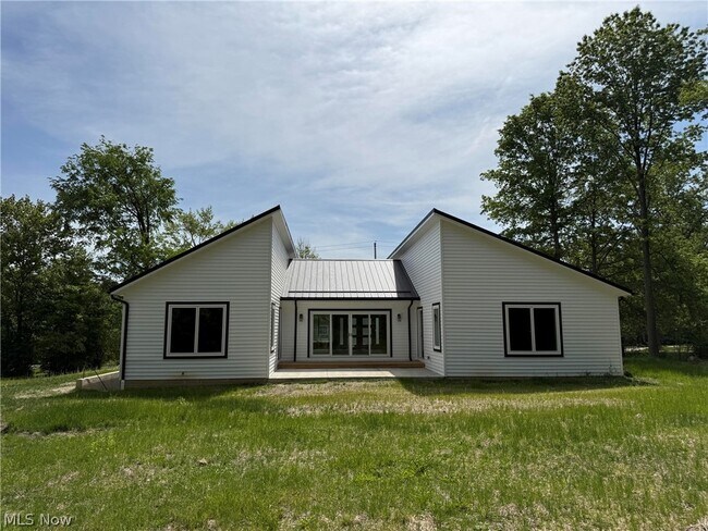 Building Photo - 3940 Ellendale Rd