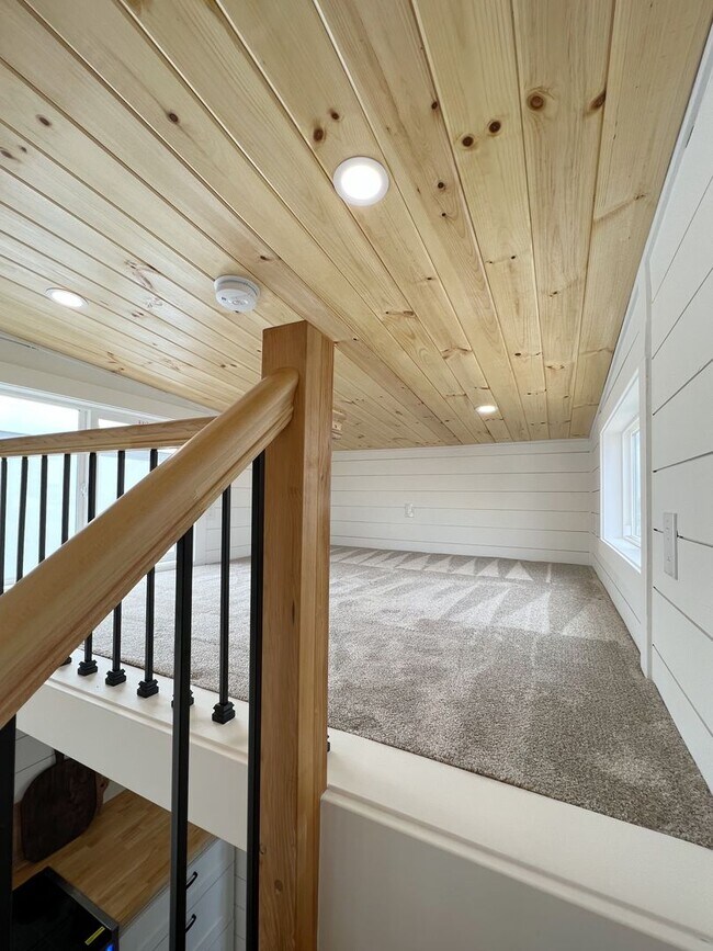 Building Photo - 14755 Armstrong Woods Rd