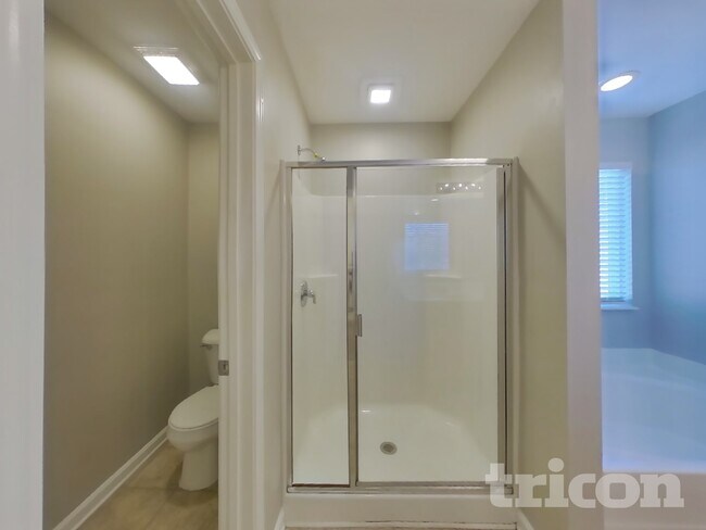 Building Photo - 1307 Creekside Dr