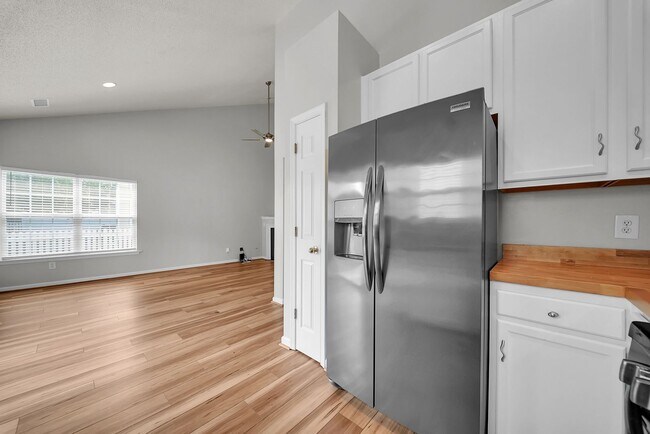 Building Photo - 408 Holmes Blvd