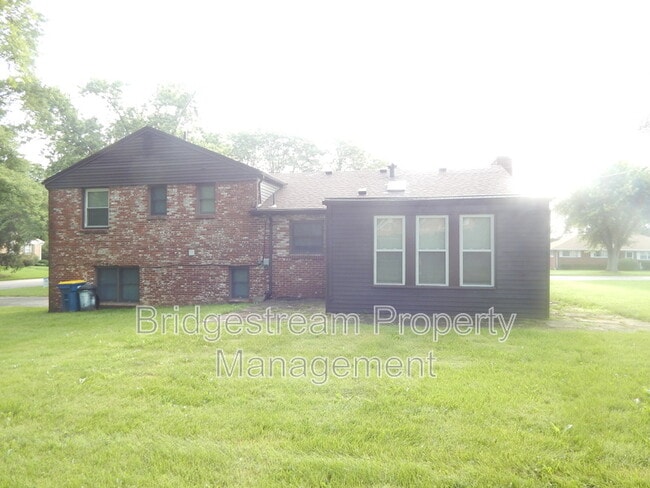 Building Photo - 7541 Mintwood Ave