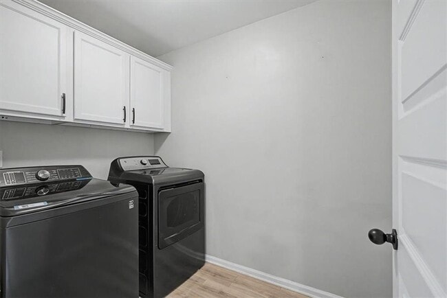 Building Photo - 8757 Danley Dr