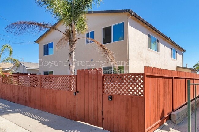 Building Photo - 1315 W Puls St