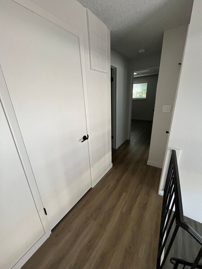 Building Photo - Completely Remodeled 2-Bedroom Duplex Unit by Provo River Trail