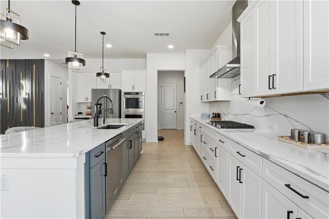 Building Photo - 415 Oakleigh Ave