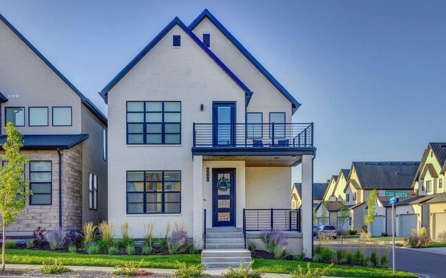 Primary Photo - Spacious 3 Bed 2.5 Bath Home Available Jun...