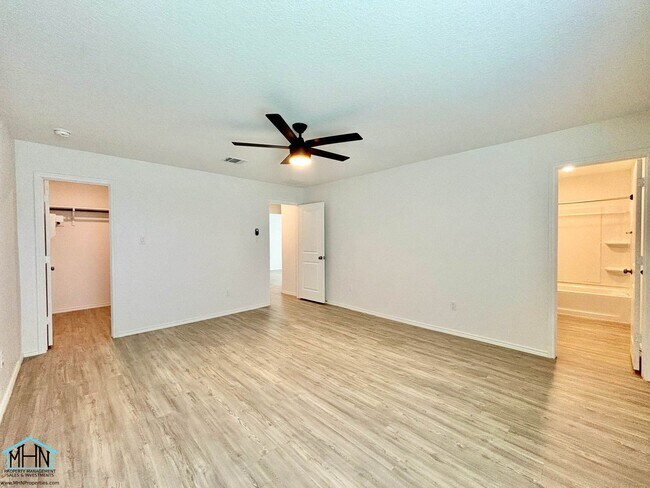 Building Photo - Charming 3-Bedroom 2-Bath Retreat with Mod...