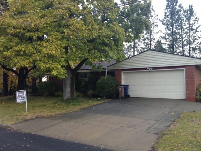 Building Photo - South Hill Charm