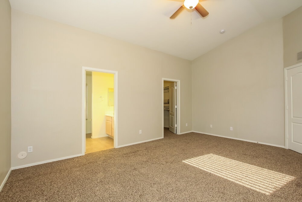 Building Photo - 15667 W Saguaro Ln