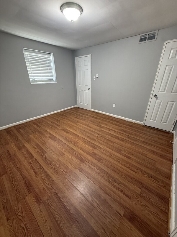 Building Photo - 4132 Longshore Ave