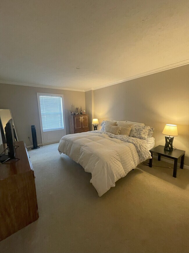 Building Photo - 108 Cathedral Ct