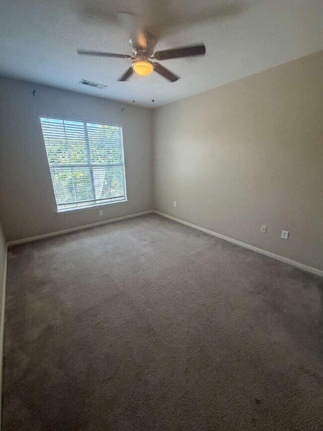 Building Photo - Luxurious 3-Bedroom Condo in Panama City, FL with Spacious Layout and Modern Amenities!