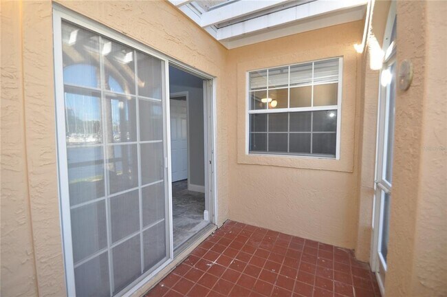 Building Photo - 10 Marina Point Pl
