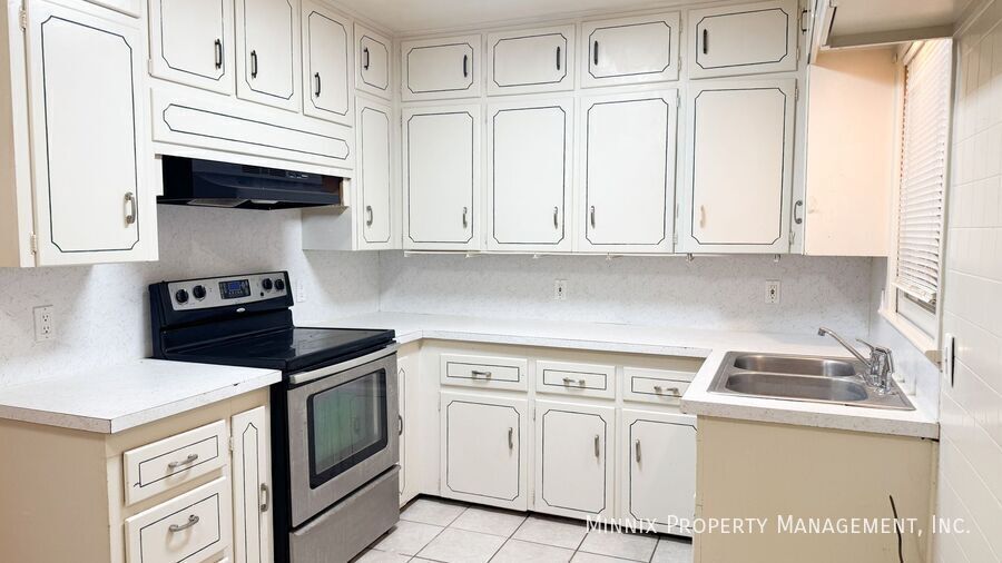 Building Photo - 4411 45th St