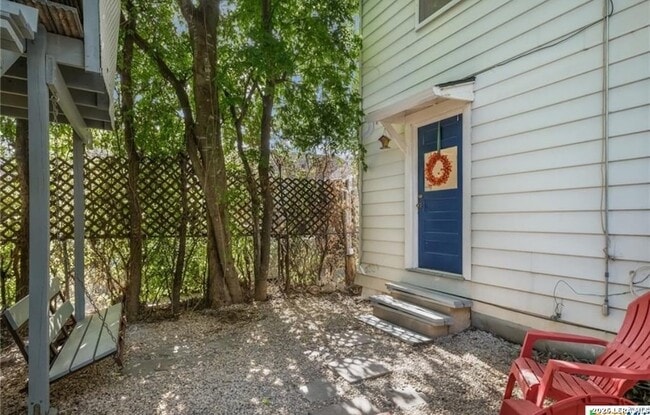 Building Photo - 422 Pershing Ave