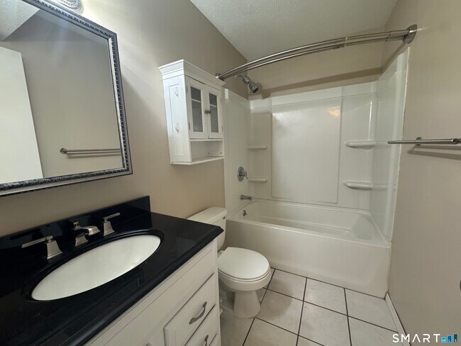 Building Photo - 95 Woodsedge Dr