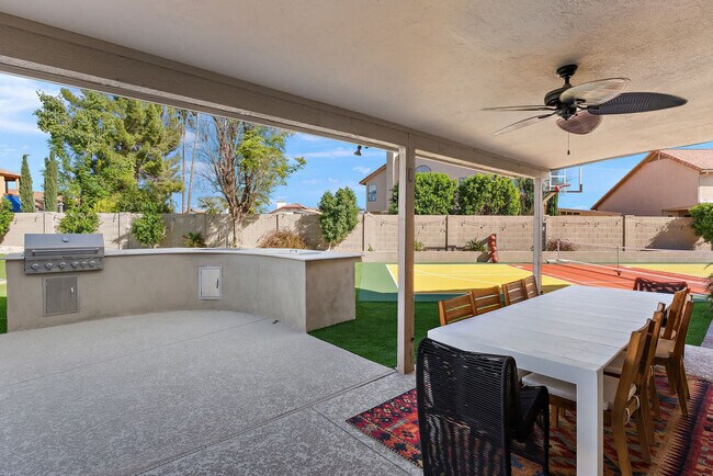 Building Photo - 7804 W Pershing Ave