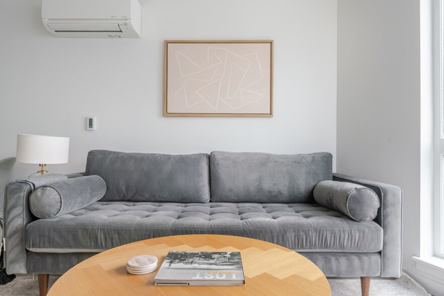 Building Photo - 17675 NE 69th Ct