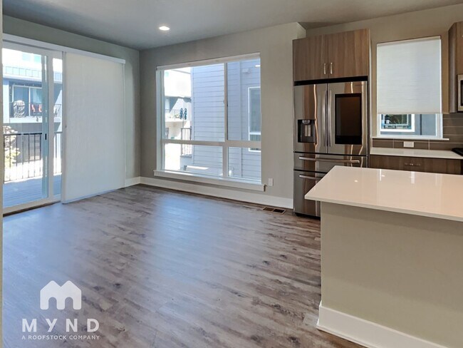 Building Photo - 17231 SW Goldcrest Ln