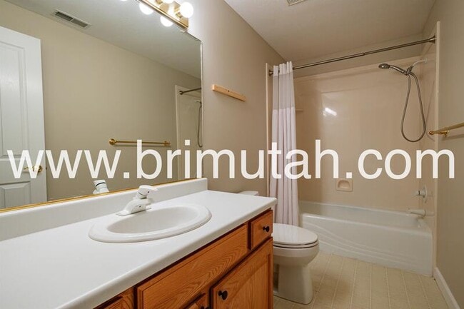 Building Photo - 602 E Land Rush Dr